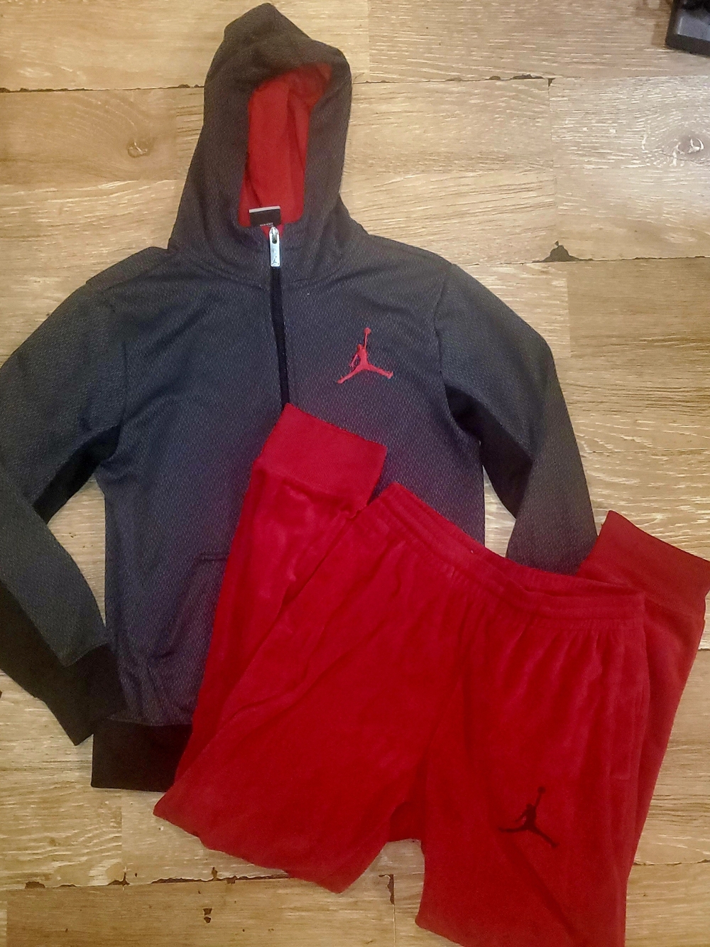 Nike Jordan Youth Hoodie & Sweatpants Set - Charcoal Gray, Black & Red